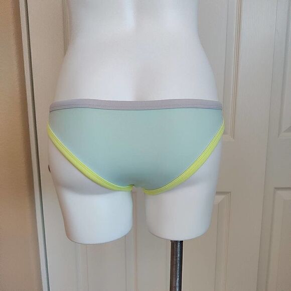 Victoria's Secret The Cheeky bikini bottom sz S - Picture 3 of 7